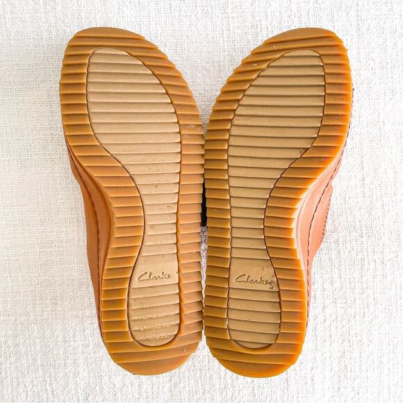 Clarks double strap leather sandals. - Picture 10 of 11